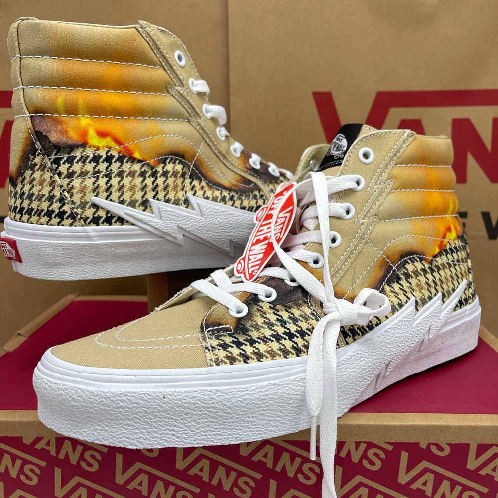 Vans WMNS Sk8-Hi Bolt (Big Reveal) Taos Taupe Sneakers 
 Houndstooth Pattern - Picture 9 of 16